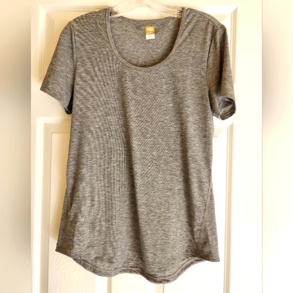 Lucy Short Sleeve Workout Tee Size Medium